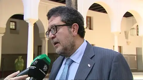 Vox revela que más de la mitad de trabajadores de violencia de género no están colegiados Vox revela que más de la mitad de trabajadores de violencia de género no están colegiados