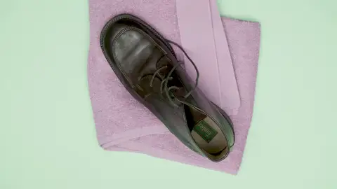 Truco para ensanchar zapatos de piel apretados Truco para ensanchar zapatos de piel apretados