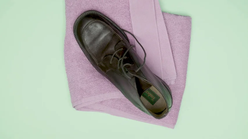 Truco para ensanchar zapatos de piel apretados