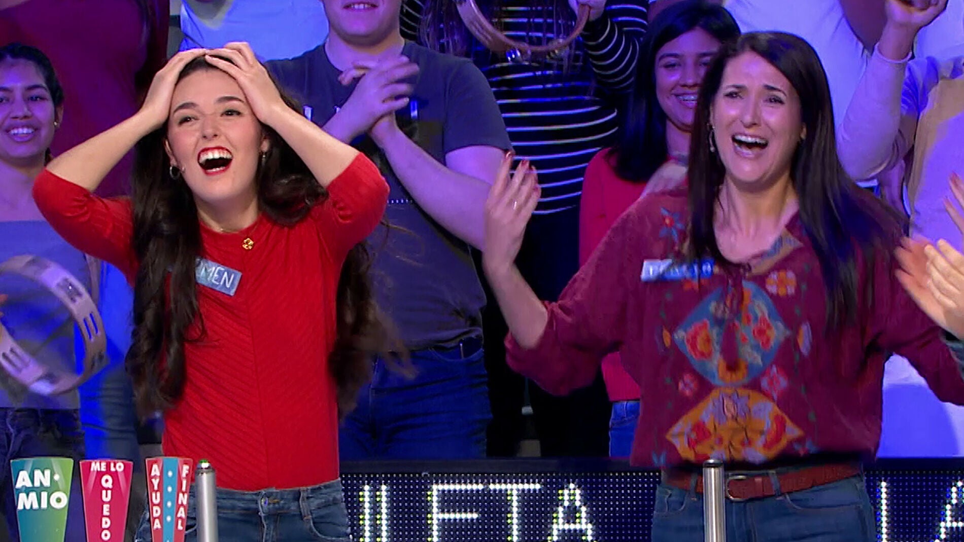 La gran alegr&iacute;a de Teresa y Carmen al llevarse el bote en el &uacute;ltimo panel de 'La ruleta de la suerte'