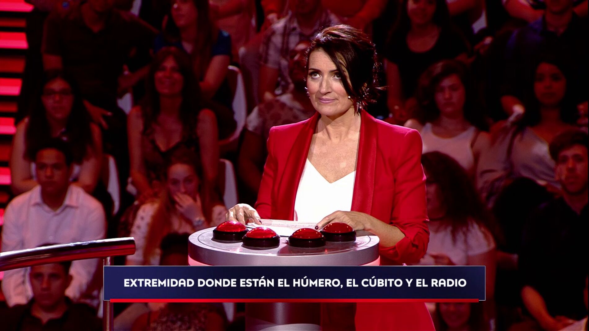 Silvia Abril, despiadada ante el miedo a las alturas de los concursantes en 'Acierta o puerta' 