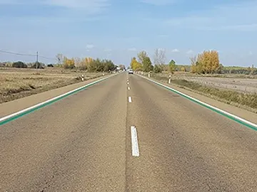Carretera con líneas verdes Carretera con líneas verdes