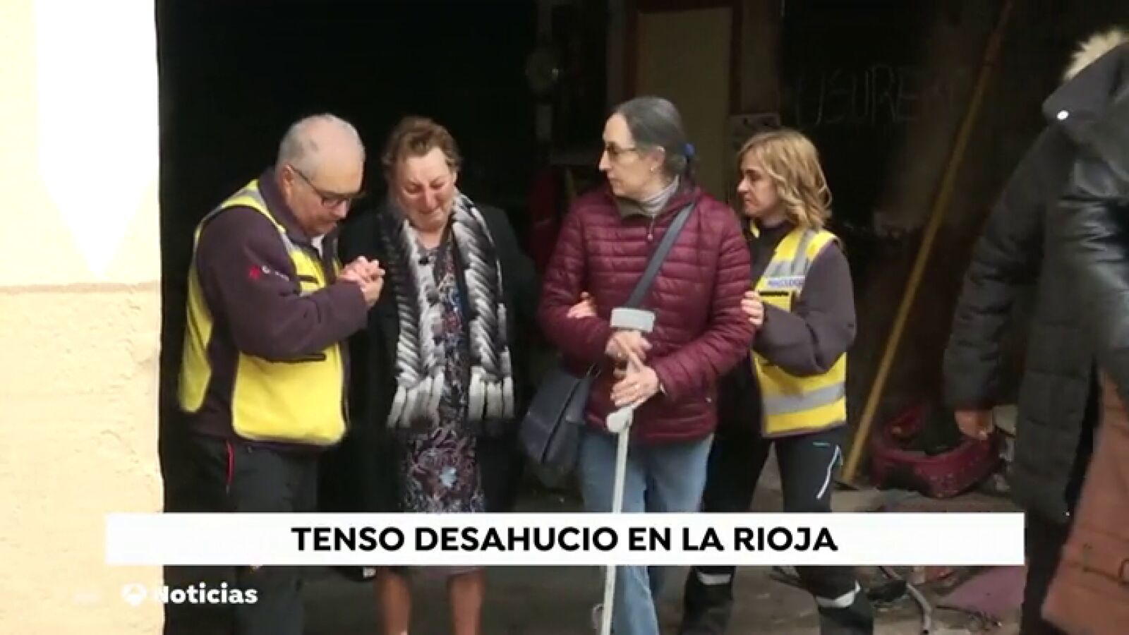  Tenso desahucio de una mujer de 76 años y su hijo en La Rioja