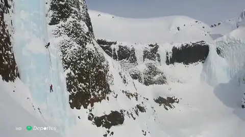 La legendaria gesta de tres alpinistas españoles al escalar por primera vez las cascadas heladas del ártico ruso La legendaria gesta de tres alpinistas españoles al escalar por primera vez las cascadas heladas del ártico ruso