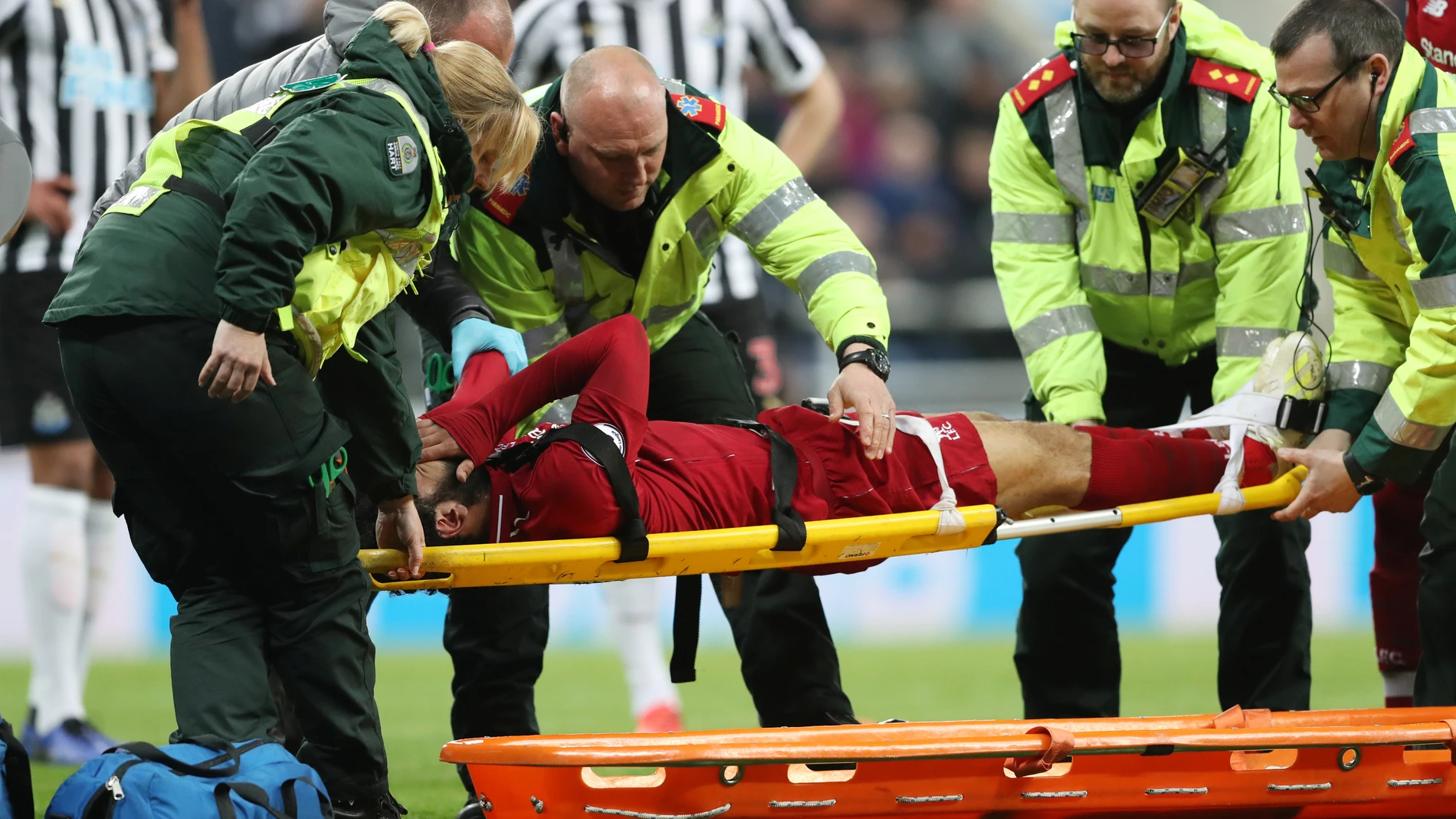 Salah, retirado en camilla en el partido del Liverpool Salah, retirado en camilla en el partido del Liverpool