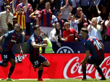Los jugadores del Levante celebra el gol en el Ciudad de Valencia Los jugadores del Levante celebra el gol en el Ciudad de Valencia