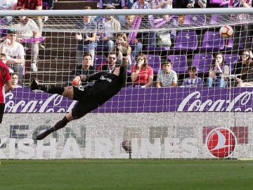 El Valladolid marca el gol que le saca del descenso ante el Athletic