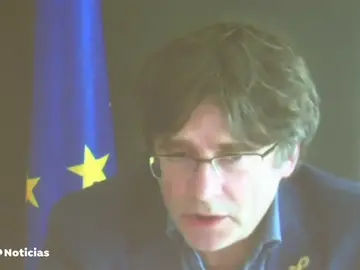Puigdemont lamenta que el Parlament no le defendiera como JxCat ante la JEC Puigdemont lamenta que el Parlament no le defendiera como JxCat ante la JEC