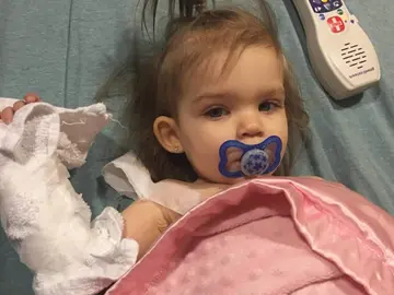 Callie June, una bebé de 18 meses enferma de cáncer Callie June, una bebé de 18 meses enferma de cáncer