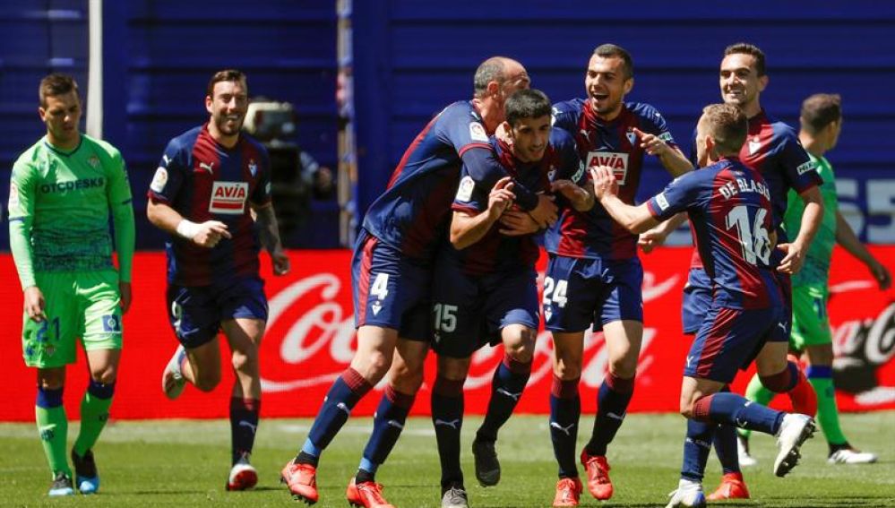El Eibar celebra el tanto ante el Betis