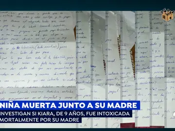 Niña muerta junto a su madre Niña muerta junto a su madre
