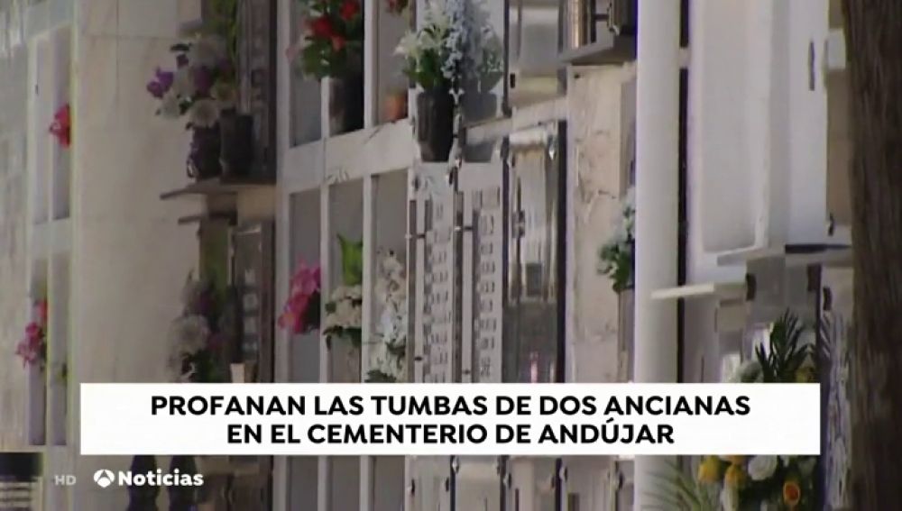 Investigan la profanación de dos tumbas en el cementerio de Andújar, Jaén