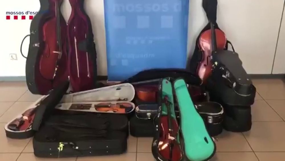 Los Mossos recuperan 20 instrumentos robados de una orquesta infantil de Barcelona