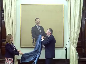 El Congreso coloca este lunes un retrato oficial del Rey que ha costado 88.000 euros El Congreso coloca este lunes un retrato oficial del Rey que ha costado 88.000 euros
