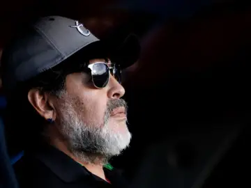 Maradona en el banquillo Maradona en el banquillo