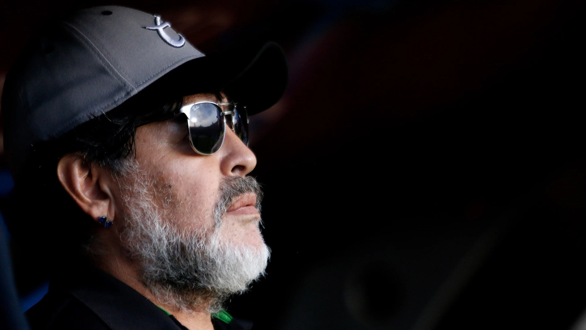 Maradona en el banquillo Maradona en el banquillo