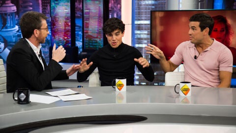 Óscar Casas desvela los secretos que convierten a Mario Casas en un señor: "Todo el rato se mea" 