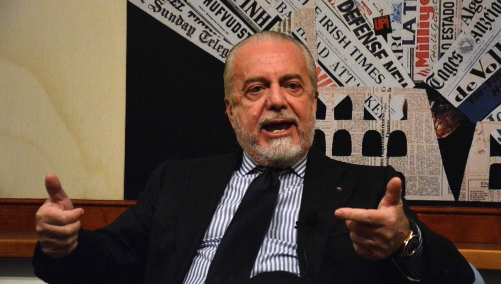 De Laurentiis durante una entrevista