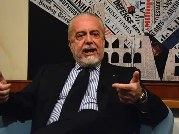 De Laurentiis durante una entrevista De Laurentiis durante una entrevista