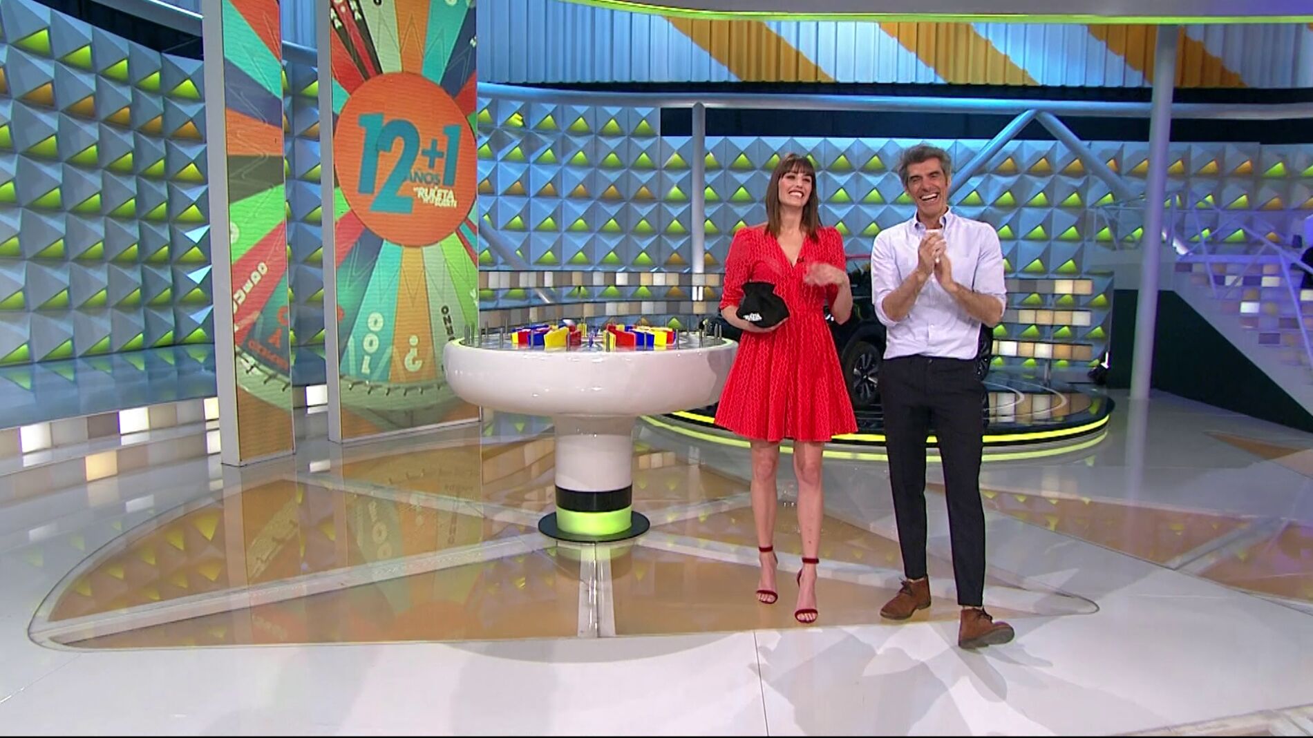 'La ruleta de la suerte' desaf&iacute;a cualquier mal augurio con un programa divertido y cargado de novedades