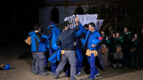 Euforia y saltos de alegría en el equipo azul tras ganar la prueba por equipos Euforia y saltos de alegría en el equipo azul tras ganar la prueba por equipos