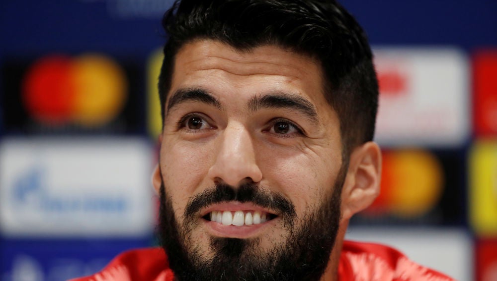 Luis Suárez, durante su comparecencia ante los medios
