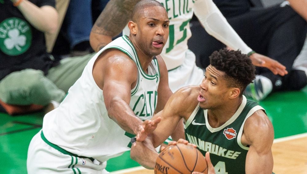 Giannis Antetokounmpo, en acción ante los Celtics