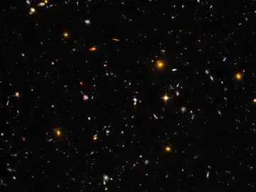 La foto de 16 años en la que aparecen 265.000 galaxias La foto de 16 años en la que aparecen 265.000 galaxias
