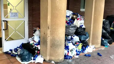Sindicatos de la Ertzaintza exigen el cierre de comisarías en el País Vasco por la cantidad de basura acumulada Sindicatos de la Ertzaintza exigen el cierre de comisarías en el País Vasco por la cantidad de basura acumulada