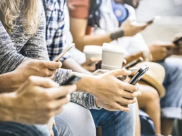 Las adicciones tecnológicas están catalogadas como adicciones "sin sustancia" y amenazan a jóvenes y adultos. Las adicciones tecnológicas están catalogadas como adicciones "sin sustancia" y amenazan a jóvenes y adultos.