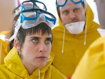 Iñaki prepara un Escape Room para unir a la cuadrilla y Lola se lanza a besar a Cristóbal Iñaki prepara un Escape Room para unir a la cuadrilla y Lola se lanza a besar a Cristóbal