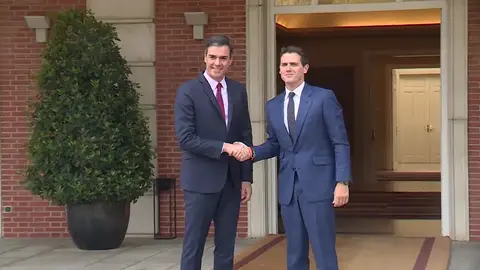 Rivera acude a Moncloa con un no a Sánchez Rivera acude a Moncloa con un no a Sánchez