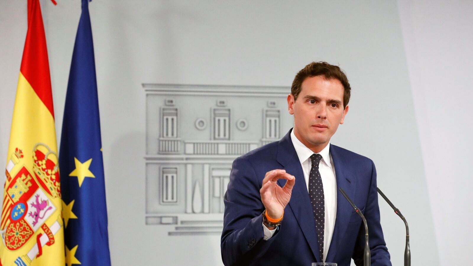 Rivera ofrece a Sánchez 