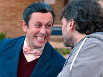 El chistoso discurso electoral de Jozé que conquista a los vecinos de Castrofidel El chistoso discurso electoral de Jozé que conquista a los vecinos de Castrofidel