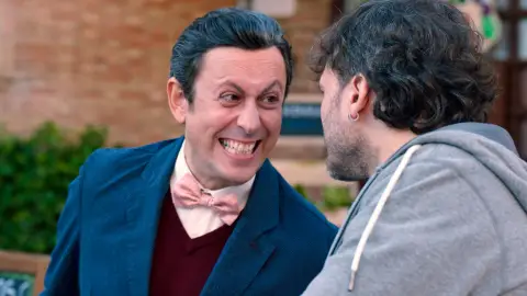 El chistoso discurso electoral de Jozé que conquista a los vecinos de Castrofidel El chistoso discurso electoral de Jozé que conquista a los vecinos de Castrofidel