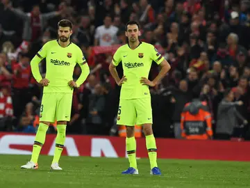 Sergio Busquets, con los brazos en jarra en el partido del Barça Sergio Busquets, con los brazos en jarra en el partido del Barça