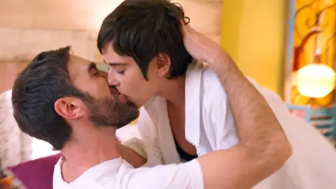 Carmen e Iñaki, pasión reprimida: “Ser padre es la mejor castidad que existe” Carmen e Iñaki, pasión reprimida: “Ser padre es la mejor castidad que existe”