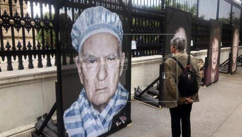 La avenida Ring de Viena se llena de retratos callejeros de supervivientes del Holocausto