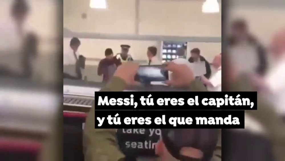 Máxima tensión en el aeropuerto de Liverpool: varios hinchas del Barça increpan a Messi