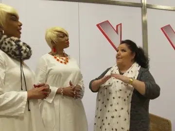 El relajante consejo de La Tata a Anne y Annis Peters para superar los nervios en 'La Voz Senior' El relajante consejo de La Tata a Anne y Annis Peters para superar los nervios en 'La Voz Senior'