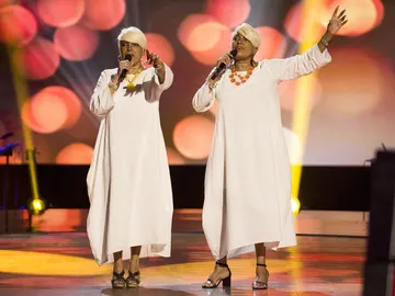 Anne y Annis Peters cantan 'Rivers of Babylon' Anne y Annis Peters cantan 'Rivers of Babylon'