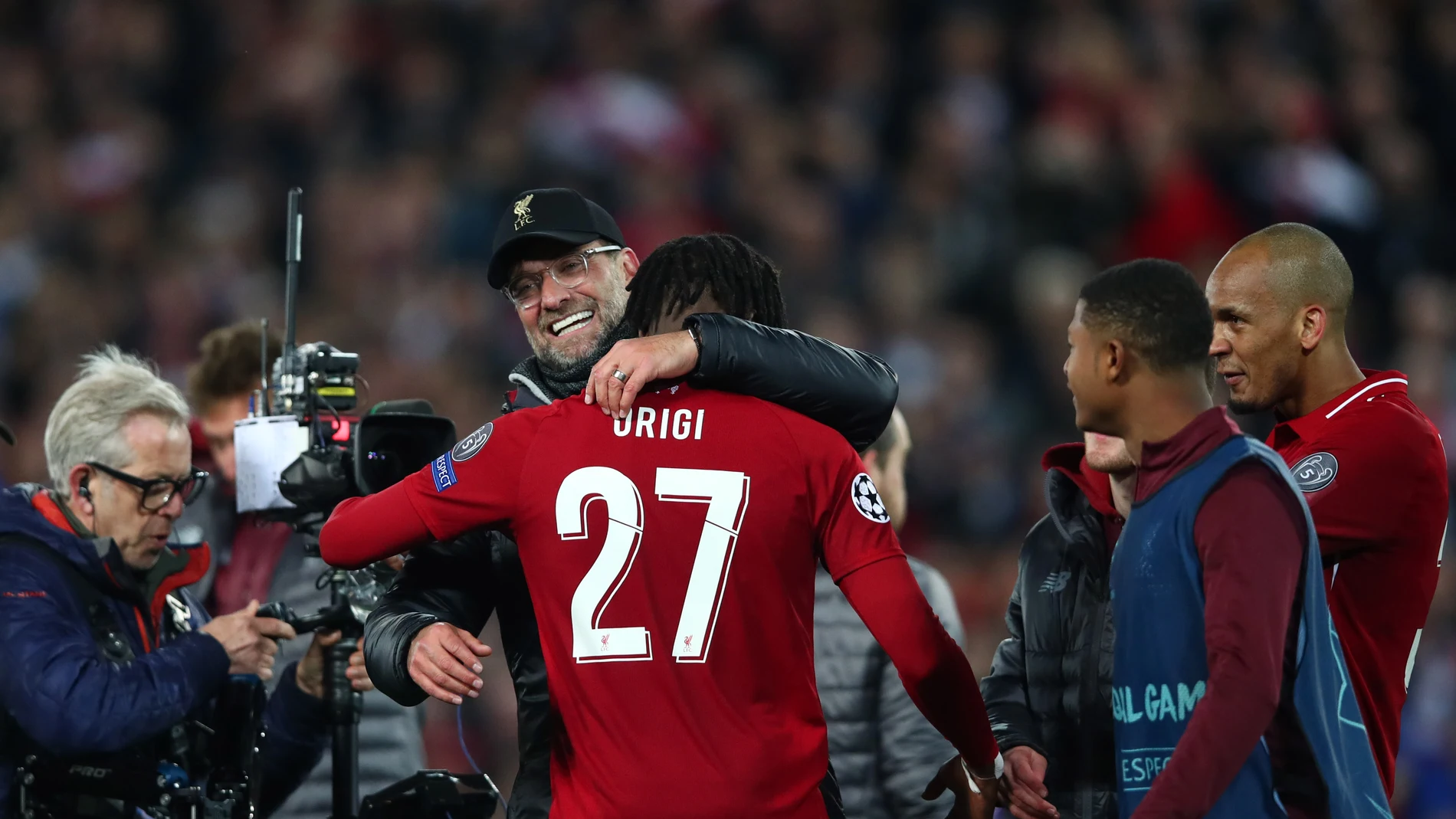 Origi celebrando con Klopp la remontada Origi celebrando con Klopp la remontada