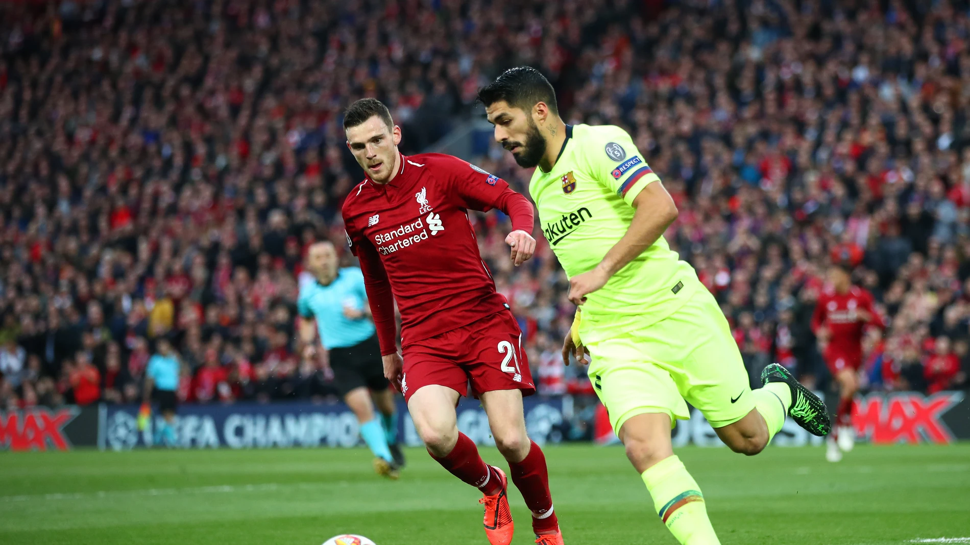 Robertson y Suárez durante el partido de vuelta Robertson y Suárez durante el partido de vuelta