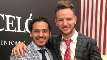 El hijo de José María del Nido, junto a Ivan Rakitic