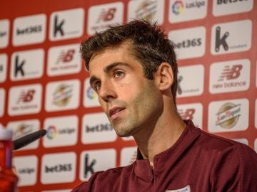 Markel Susaeta, en rueda de prensa en Lezama