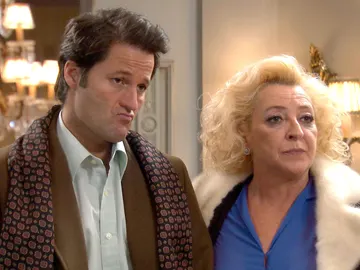 Gabriel y Ascensión calman a Ana y Carlos: "El cuerpo hallado no es el de Mónica" Gabriel y Ascensión calman a Ana y Carlos: "El cuerpo hallado no es el de Mónica"