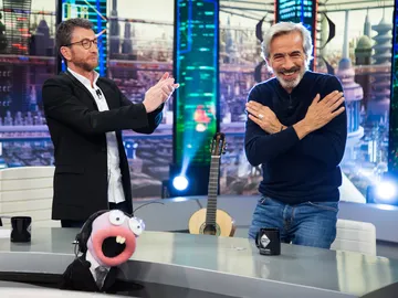 Imanol Arias se convierte en el campeón indiscutible de 'la liga de no parpadear' de 'El Hormiguero 3.0' Imanol Arias se convierte en el campeón indiscutible de 'la liga de no parpadear' de 'El Hormiguero 3.0'