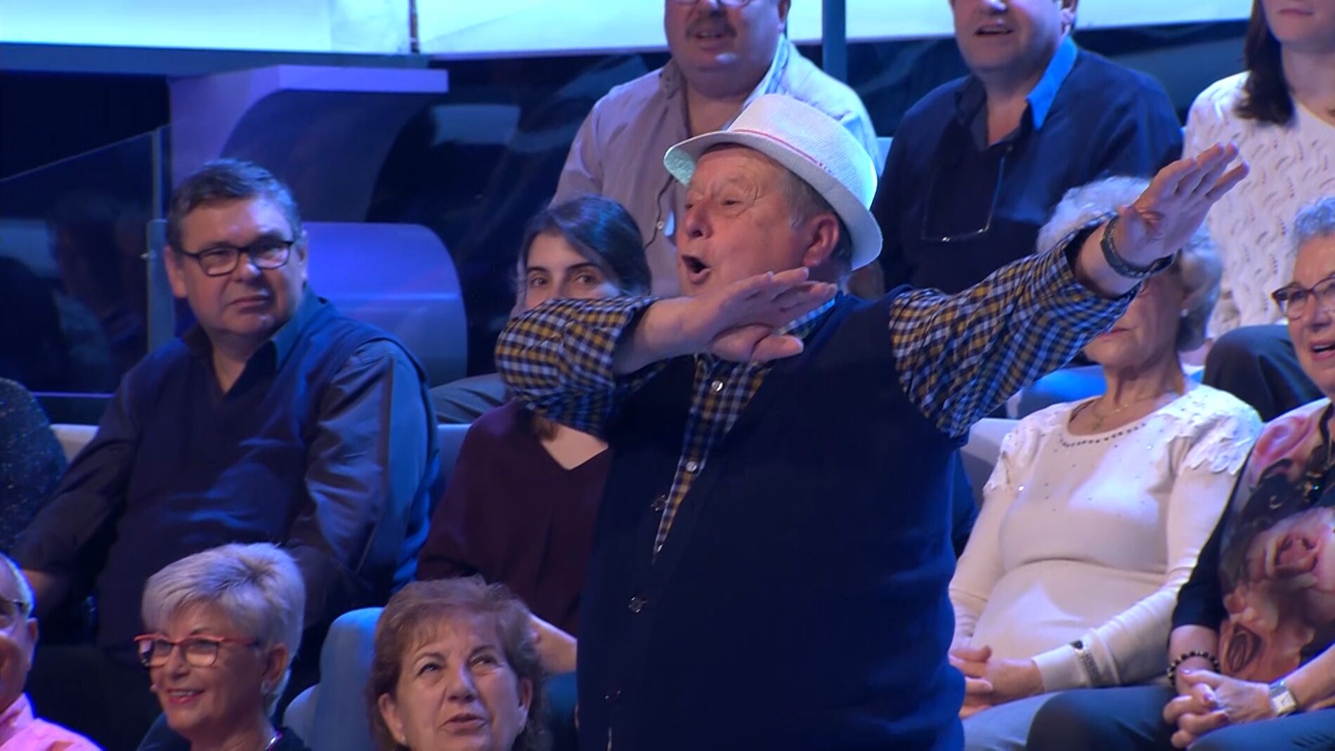 El se&ntilde;or del Tirol vuelve para llenar de fuerza el plat&oacute; de &lsquo;&iexcl;Ahora caigo!