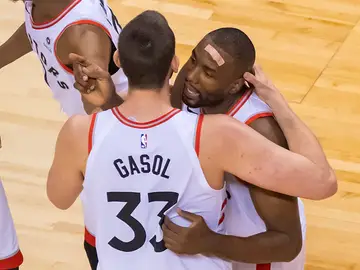 Marc Gasol y Serge Ibaka, en el partido ante los Sixers Marc Gasol y Serge Ibaka, en el partido ante los Sixers