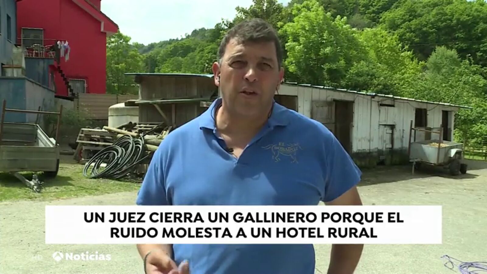 El dueño del gallinero del vídeo viral presentará alegaciones para evitar el cierre tras las quejas del hotel